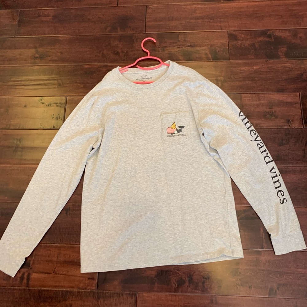 XS gray vineyard vines long sleeve!
